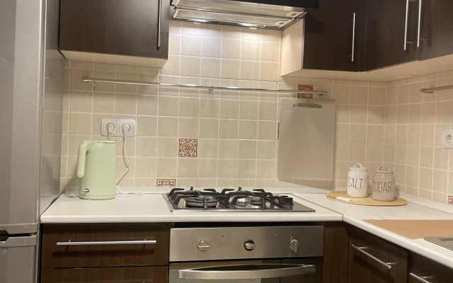2 Komnatnaya Na 6 Gostey Flat