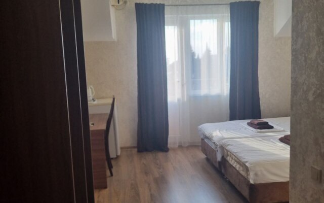 Akhra Guest House