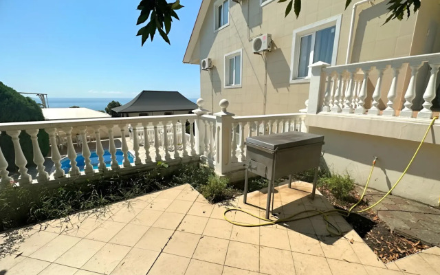 Chastny Dom The Green House Guest House