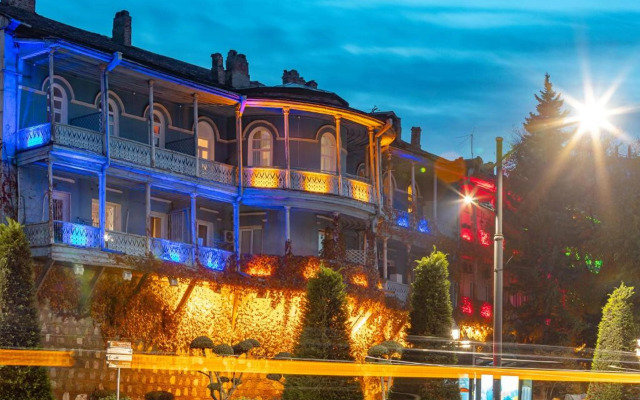 Blue Balcony Hotel