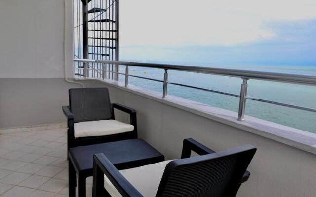 Black Pearly Hotel