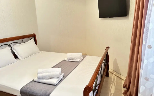 Apartamenty u mora s vidom na gorod i gory