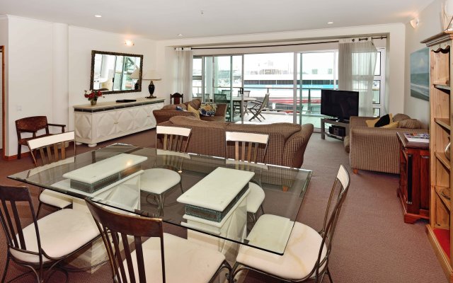 Waterfront Suites in the Heart of Auckland Apartments