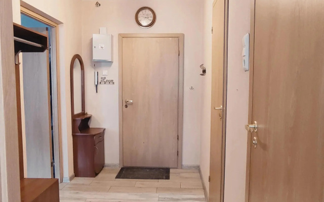 Na Bogatyrskom Prospekte 50 Flat