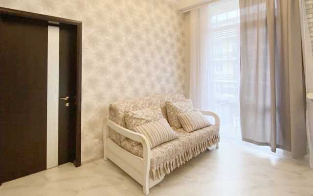 Uluchshennaya S Klassnym Remontom Na Rybatskom Prichale Flat