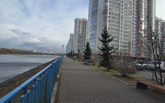 Апартаменты в Белых Росах с видом на реку
