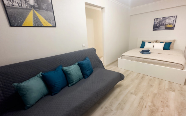 Na Vokzalnoy 3-86 Flat