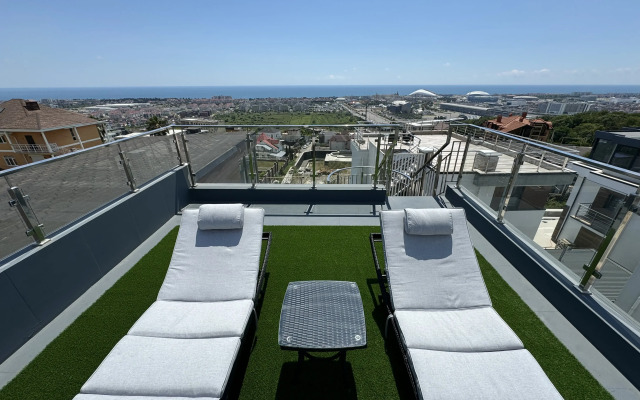 S Dizaynerskim Remontom Villa