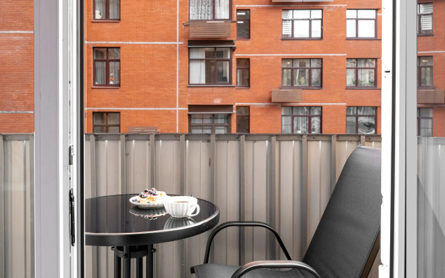 Квартира GM Apartments Стильная Трехкомнатная с лоджией на 1905 года