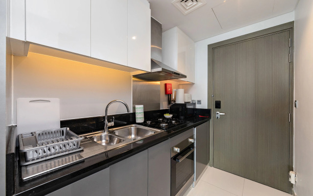 Апартаменты Dubai Canal view at DAMAC Maison Prive