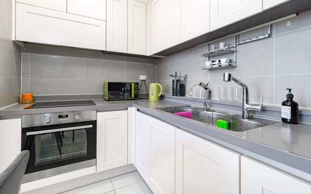 Apartamenty Sovremennaa Svetlaa v Odnom iz Prestiznyh Zilyh Kompleksov Goroda