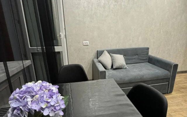 Na Ulitse Startovaya 1 Flat