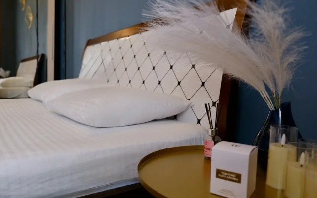 AppartDeLuxe na Ulitse Petra Podzolkova 21 Flat