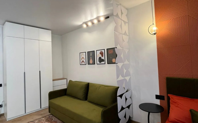 Stilnaya Kvartira V Tsentre Zapadnogo Flat