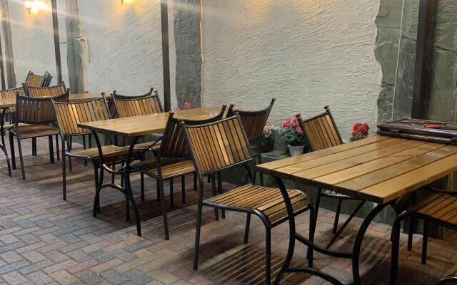 Ruzanna Inn Guest House