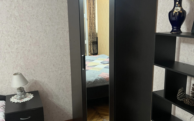 Na Vorovskogo 49 u muzeya Flat