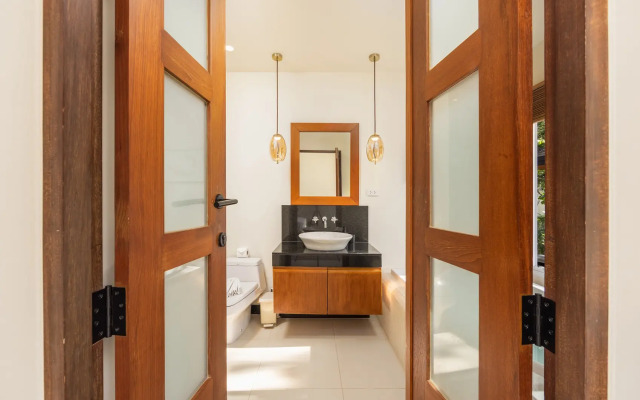 Emilia 3BR Private Pool Naiharn Villa