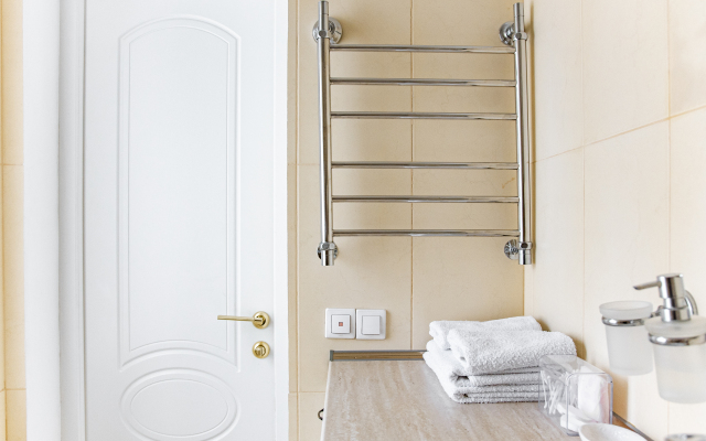 Travertin Latte Apartments