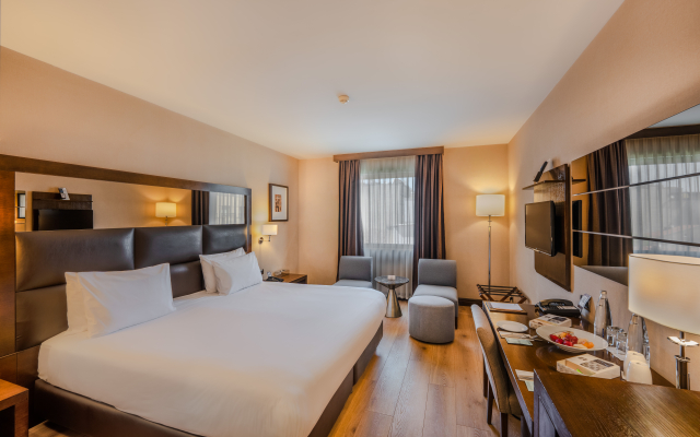 Midtown Hotel