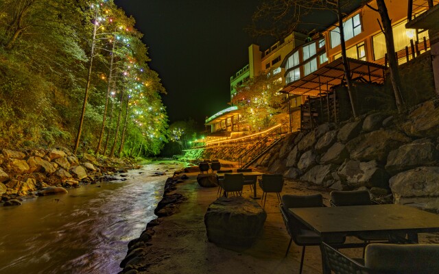 MacarTaşı Hotel