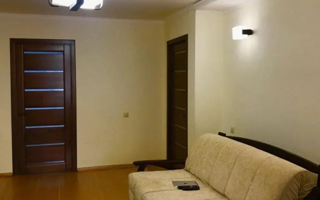 Tryokhkomnatnaya Na Beregu Morya Mokko Plyazh Flat