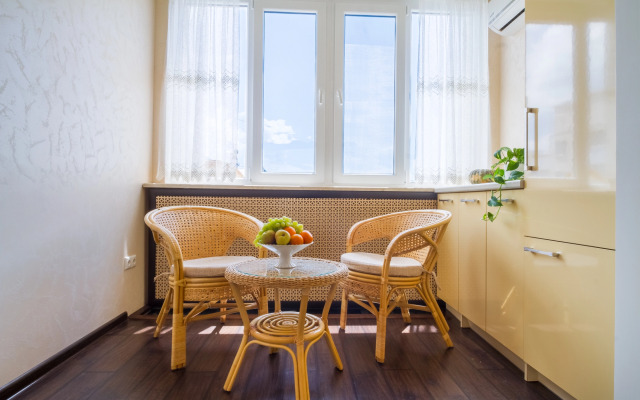 Prekrasnaya 2-kh komnatnaya ryadom s plyazhem Aleksino Flat
