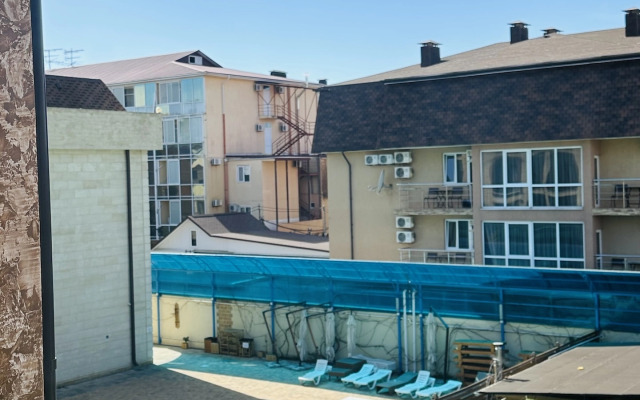 Na Ulitse Nizhneimeretinskaya 143 Flat