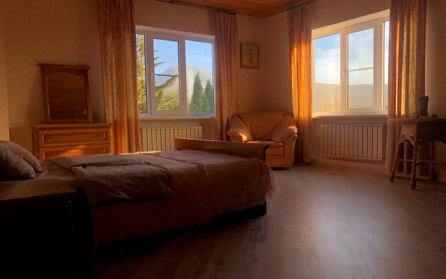 V Zheleznovodske Private House