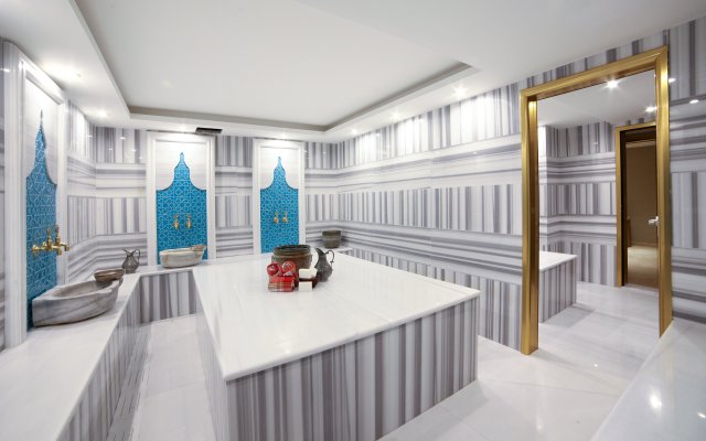 Great Fortune Design Hotel