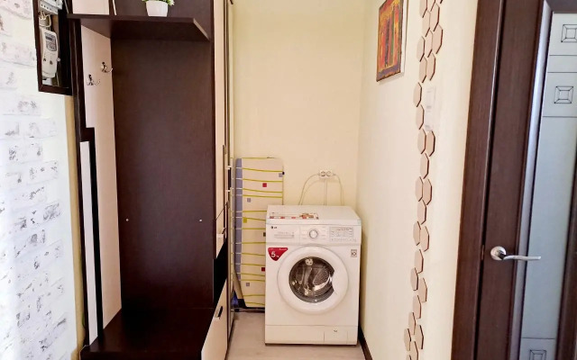 Ryadom S Parkom Flat