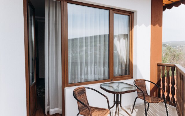 Alie Guest House