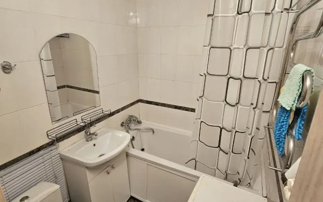 L.V.Hotels na Oruzheynoy 1 Flat
