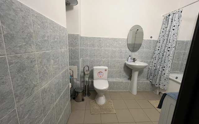 Prostornaya Kvartira V Tsentre Goroda Flat