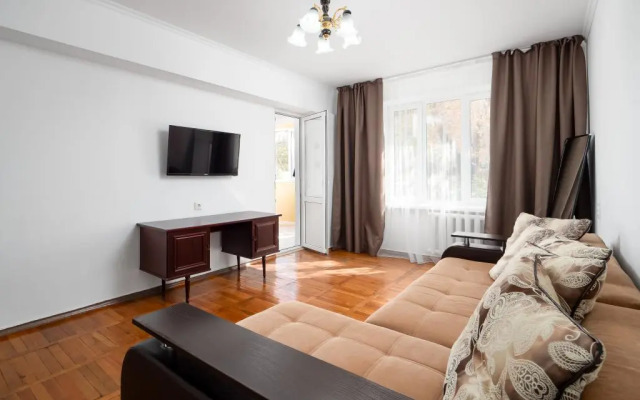 3-K v Tsentre Almaty Flat