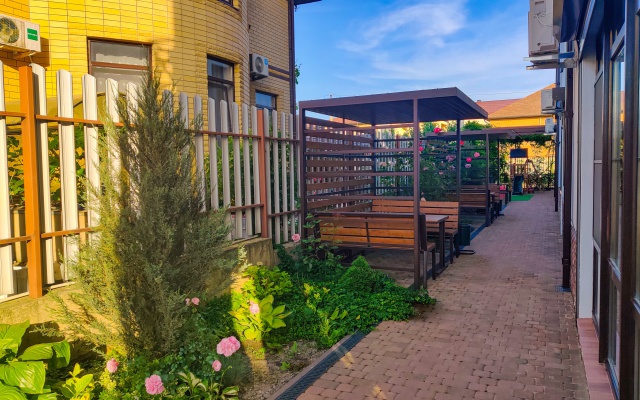 Anapa LOFT Inn Guest House