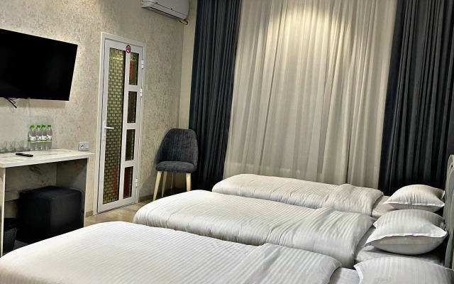 Afruza Guest House