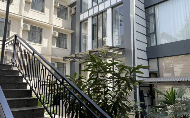 Chinor Hotel
