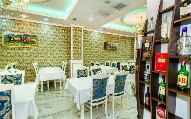 Maris Baku Hotel