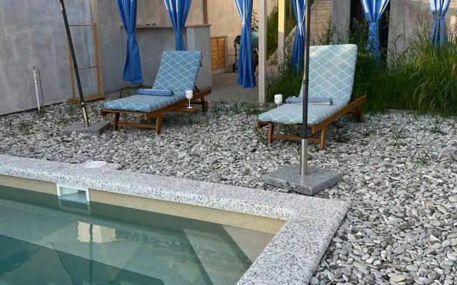 Friends Private house
