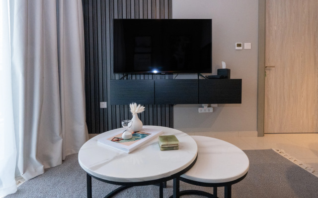 Keyrock Living Zada Tower Luxury Pool & Gym Apartments