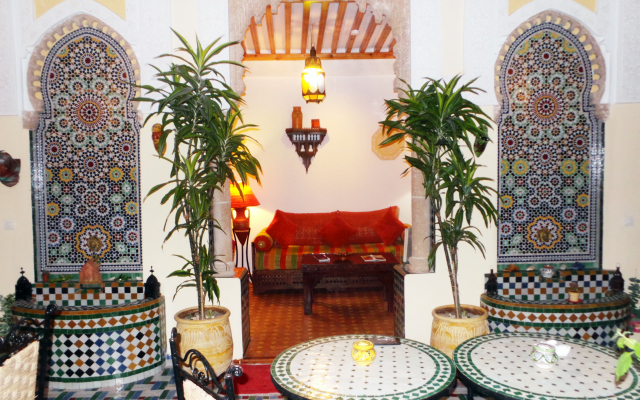 Отель Riad Darzouhour