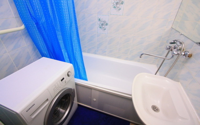 Квартира двухкомнатная на Алексеева 111