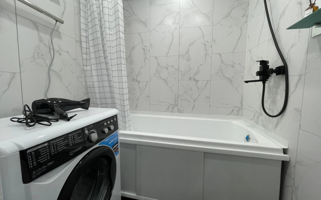 Квартира 4-х комнатная на 10-х у пляжа с озером