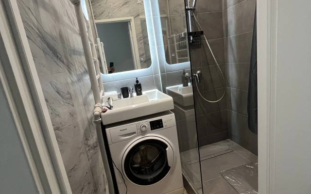 Апартаменты трехкомнатные рядом с набережной