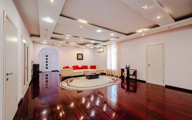 Derevnya Yusupovo S Basseynom I Saunoy Private House