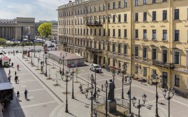 Квартира Malaya Konushennaya 12