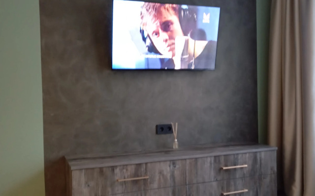 Ubezhische U Morya Flat