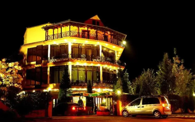 Konti Hotel