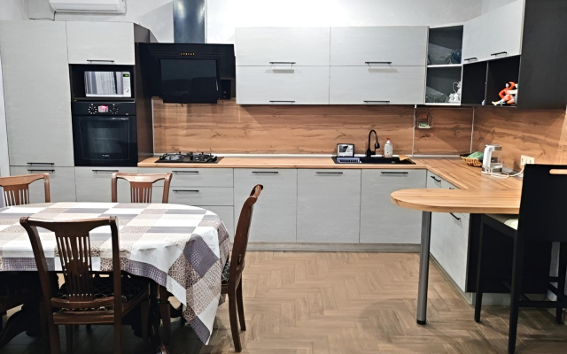 Anzheli Apartments