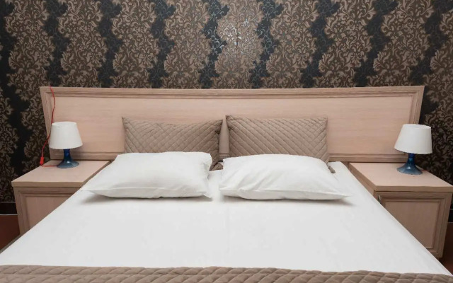 Отель Надежда